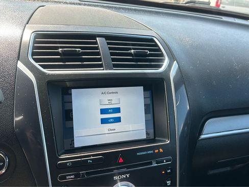 Used 2018 Ford Explorer Sport w/ Equipment Group 401A AWD/4WD image 37