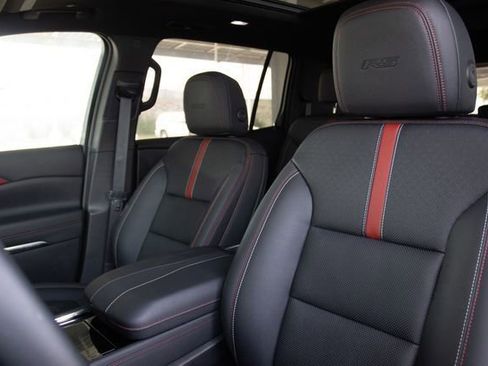 Used 2024 Chevrolet Traverse RS w/ LPO, Floor Liner Package image 9