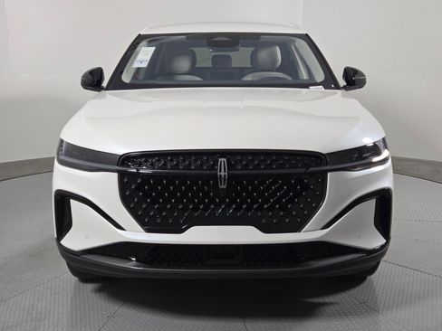 New 2026 Lincoln Nautilus Premier w/ Jet Appearance Package image 10