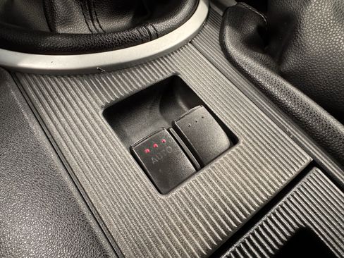 Used 2007 MAZDA MX-5 Miata Sport image 9