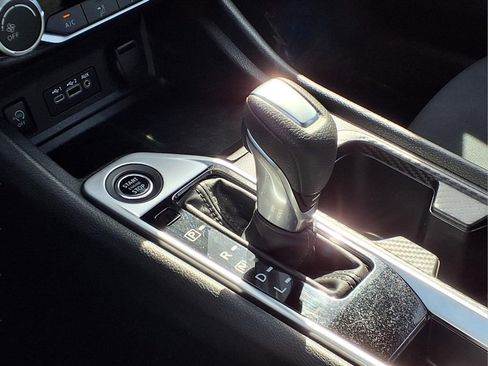 Used 2024 Nissan Sentra SV image 13