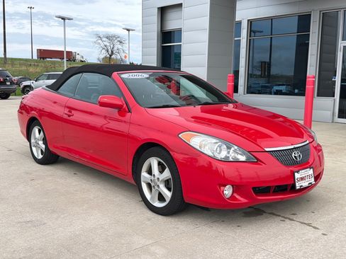 Used 2006 Toyota Solara SLE image 2