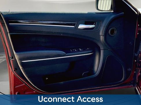 Used 2016 Chrysler 300 Limited image 23