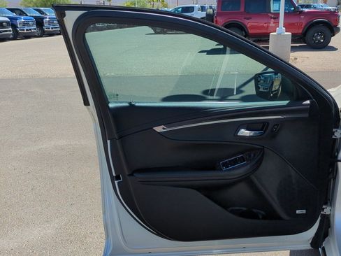 Used 2014 Chevrolet Impala LT FWD image 11