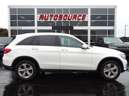 Used 2018 Mercedes-Benz GLC 300 4MATIC w/ Premium Package image 1