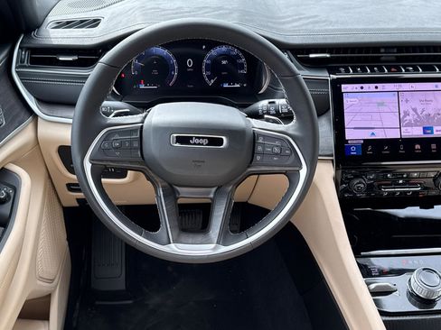 New 2025 Jeep Grand Cherokee L Limited w/ Luxury Tech Group II image 13