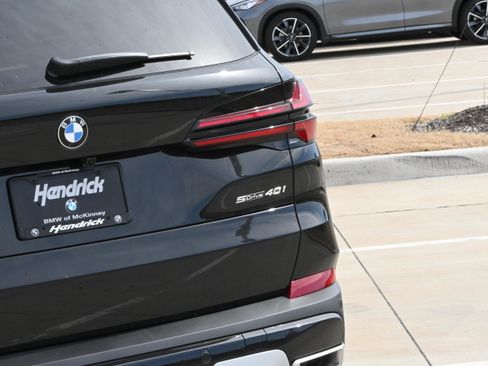 New 2026 BMW X5 sDrive40i w/ Climate Comfort Package image 7