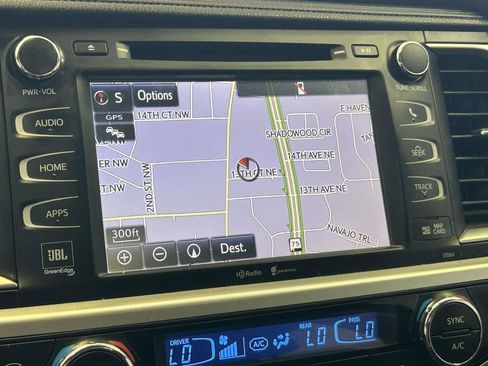 Used 2015 Toyota Highlander Limited AWD/4WD image 31
