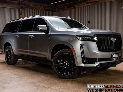 Used 2023 Cadillac Escalade ESV Sport Platinum image 1