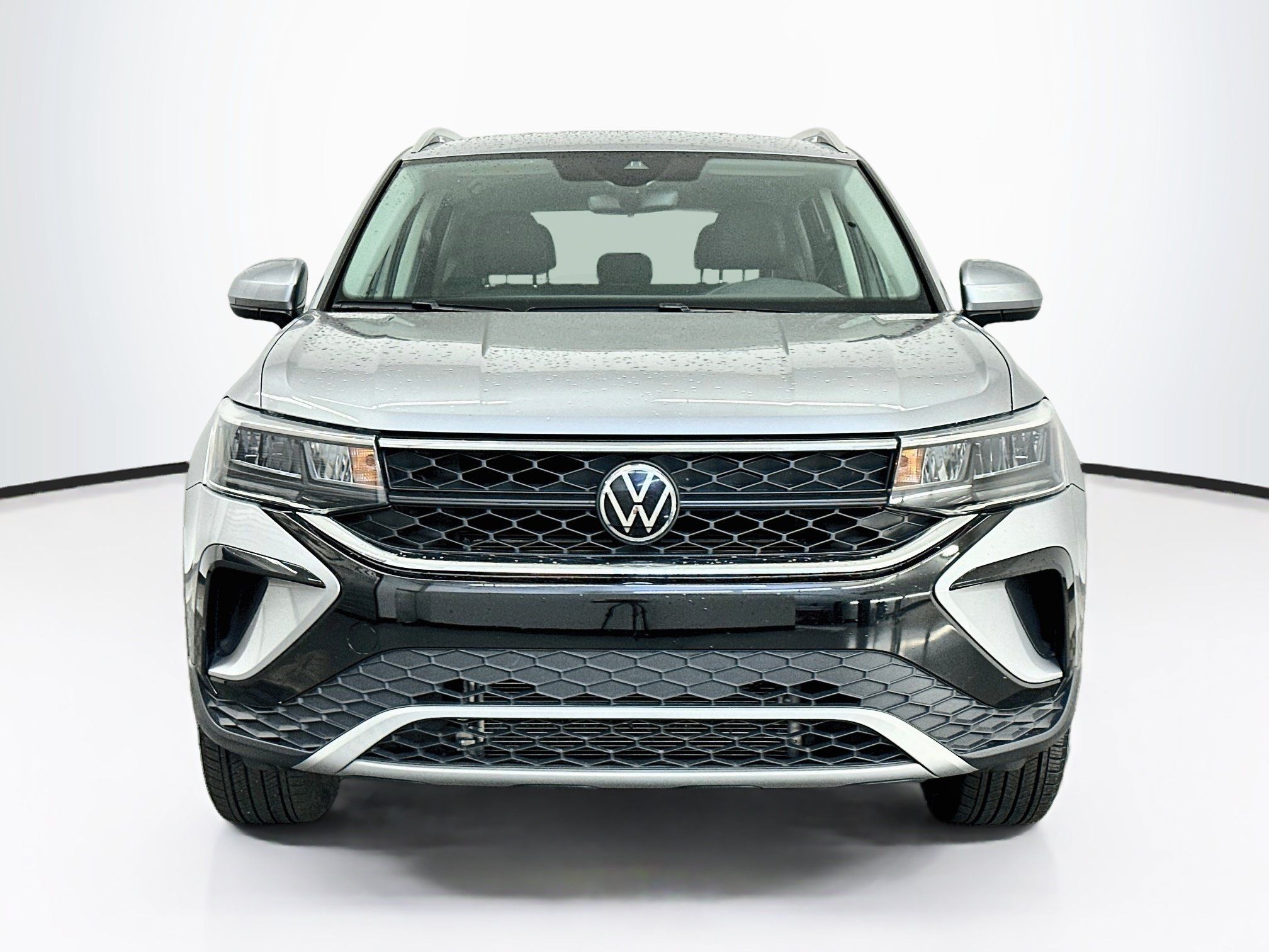Used 2023 Volkswagen Taos SE AWD/4WD image 2