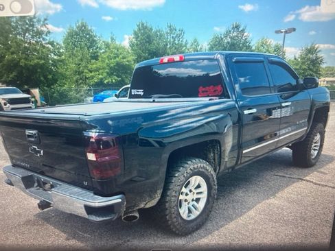 Used 2017 Chevrolet Silverado 1500 LT w/ All Star Edition AWD/4WD image 3