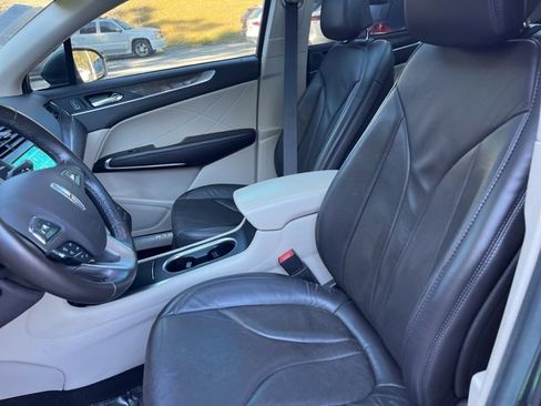 Used 2019 Lincoln MKC Reserve image 8