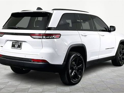 Used 2025 Jeep Grand Cherokee 4WD image 6