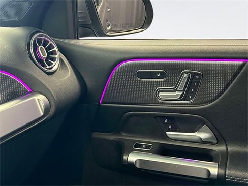 Certified 2021 Mercedes-Benz GLB 250 4MATIC image 35