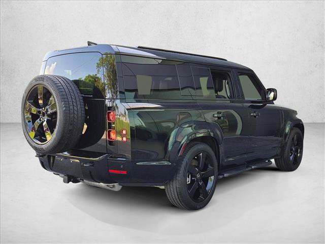 Used 2025 Land Rover Defender 130 X-Dynamic SE AWD/4WD image 5