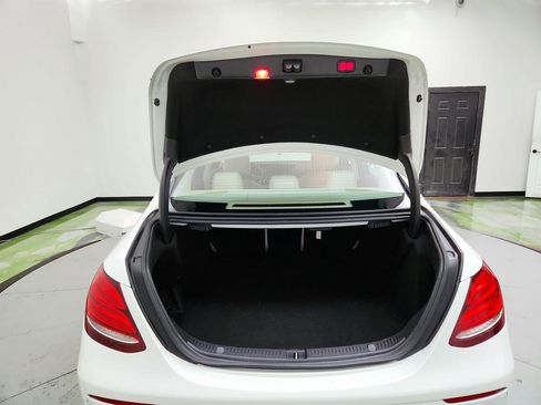 Used 2017 Mercedes-Benz E 300 image 31