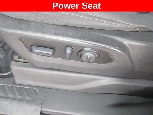 Used 2022 Chevrolet Silverado 1500 Custom w/ Safety Confidence Package AWD/4WD image 23