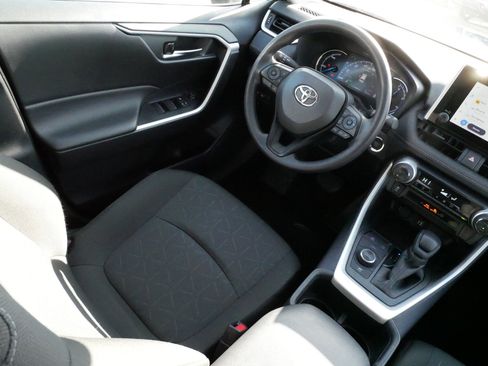 Certified 2025 Toyota RAV4 XLE image 9