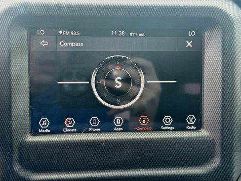 Used 2018 Jeep Wrangler Unlimited Sport S AWD/4WD image 14