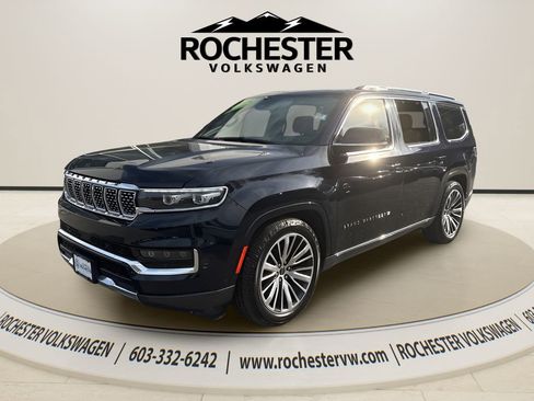 Used 2022 Jeep Grand Wagoneer Series III w/ Rear Seat Video Group 1 AWD/4WD image 2