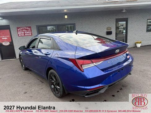 Used 2022 Hyundai Elantra SEL w/ Convenience Package FWD image 5