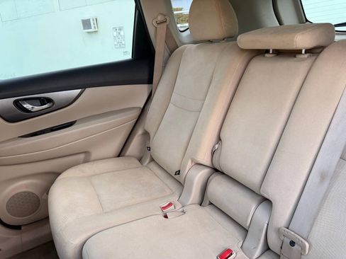 Used 2015 Nissan Rogue SV FWD image 21
