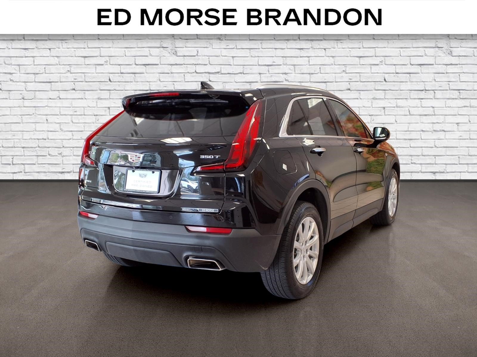 Used 2023 Cadillac XT4 Luxury w/ Cold Weather Package AWD/4WD image 5