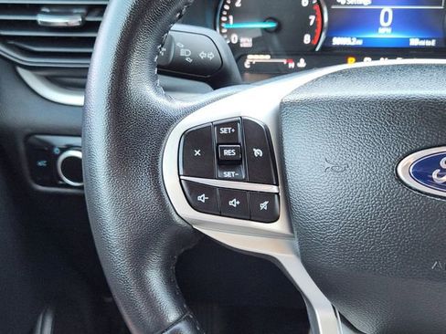 Used 2023 Ford Explorer XLT image 30