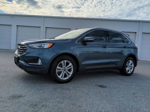 Used 2019 Ford Edge SEL w/ Equipment Group 201A image 2