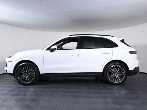 Certified 2023 Porsche Cayenne AWD/4WD image 2