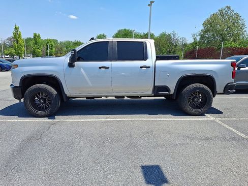 Used 2021 Chevrolet Silverado 2500 Custom w/ Custom Value Package AWD/4WD image 4