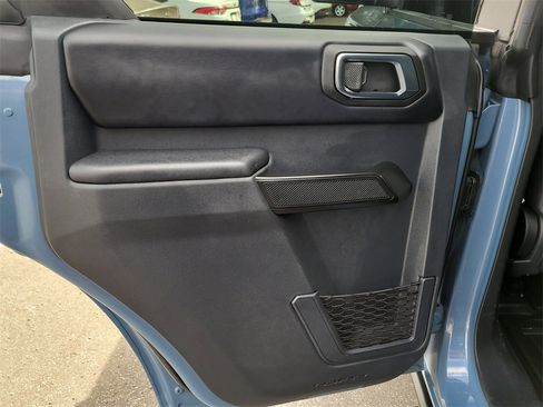 Used 2025 Ford Bronco Badlands image 8