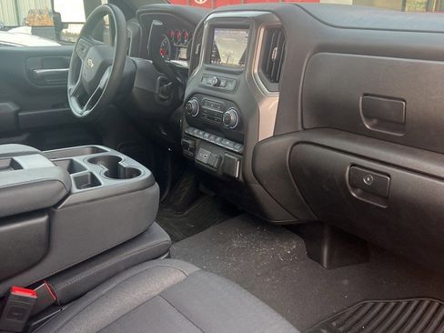 Used 2025 Chevrolet Silverado 2500 Custom w/ Custom Value Package image 13