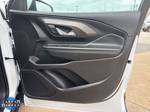 Used 2024 GMC Terrain SLT image 20