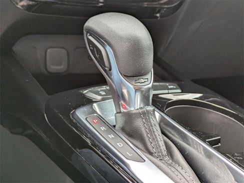 Used 2025 Chevrolet Trax LT w/ LT Convenience Package image 22