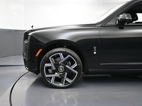 New 2027 Rolls-Royce Cullinan Black Badge AWD/4WD image 12