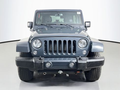 Used 2016 Jeep Wrangler Unlimited Sahara AWD/4WD image 2