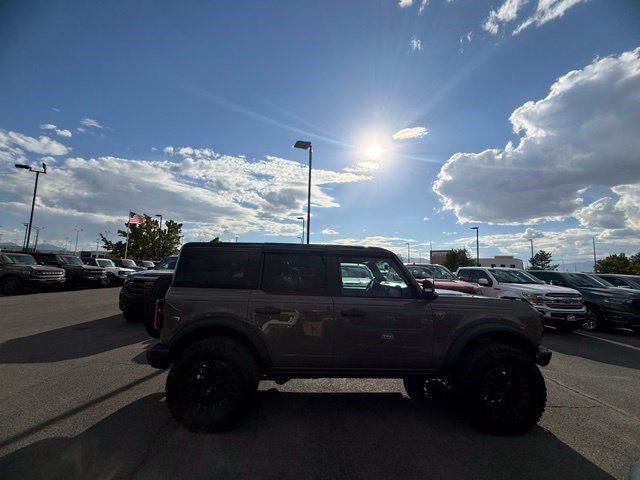 Used 2025 Ford Bronco Badlands AWD/4WD image 3