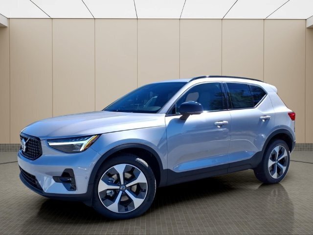 New 2026 Volvo XC40 B5 Plus w/ Protection Package Premier AWD/4WD image 2