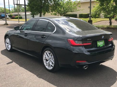 Used 2025 BMW 330i xDrive Sedan AWD/4WD image 4