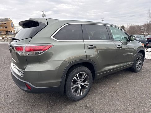 Used 2016 Toyota Highlander XLE image 5