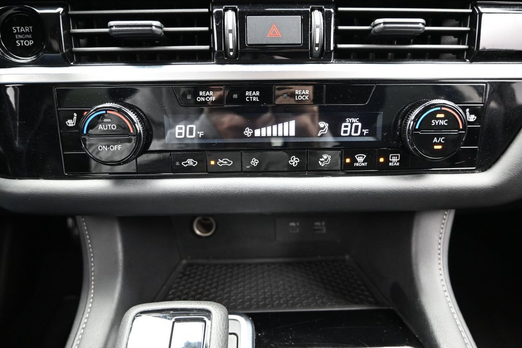 Used 2025 Nissan Pathfinder SV AWD/4WD image 33