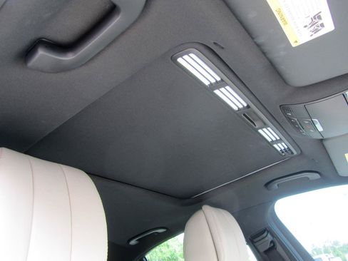 Used 2017 Mercedes-Benz E 300 image 23