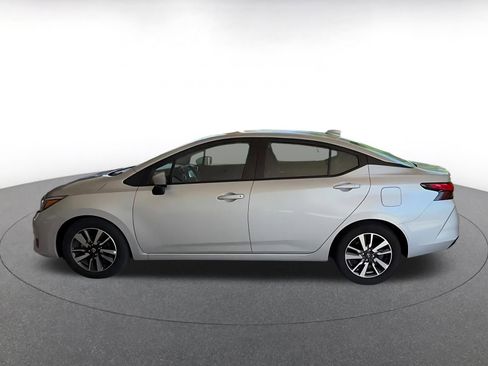 Used 2025 Nissan Versa SV FWD image 8