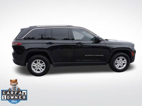 Used 2023 Jeep Grand Cherokee Laredo AWD/4WD image 11
