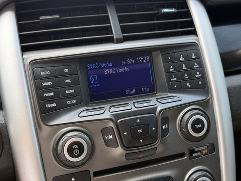 Used 2013 Ford Edge SE image 19