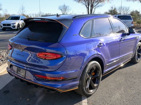 Used 2025 Bentley Bentayga image 5