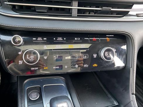 Used 2024 INFINITI QX60 Luxe w/ Vision Package FWD image 32