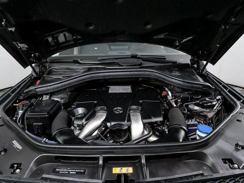 Used 2019 Mercedes-Benz GLS 550 4MATIC image 35