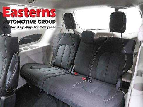 Used 2023 Chrysler Voyager LX image 25